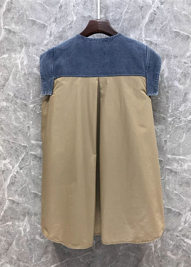 Trendy dame topp i khaki med patchwork detaljer og sløyfe, ideell for sommerens hverdagsstil.