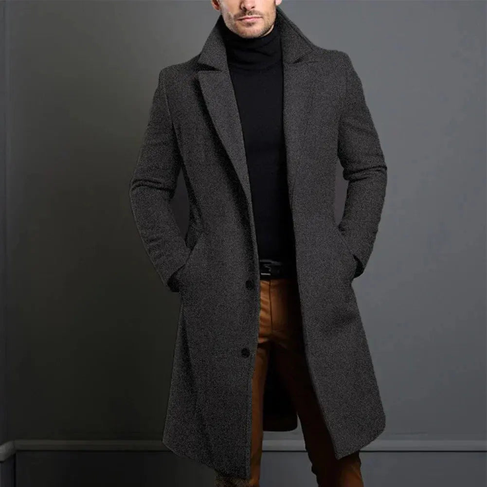 Stilig herreoverfrakk med rent, klassisk snitt. Tidløs elegant vinter/høst yttertøy for den moderne mann.