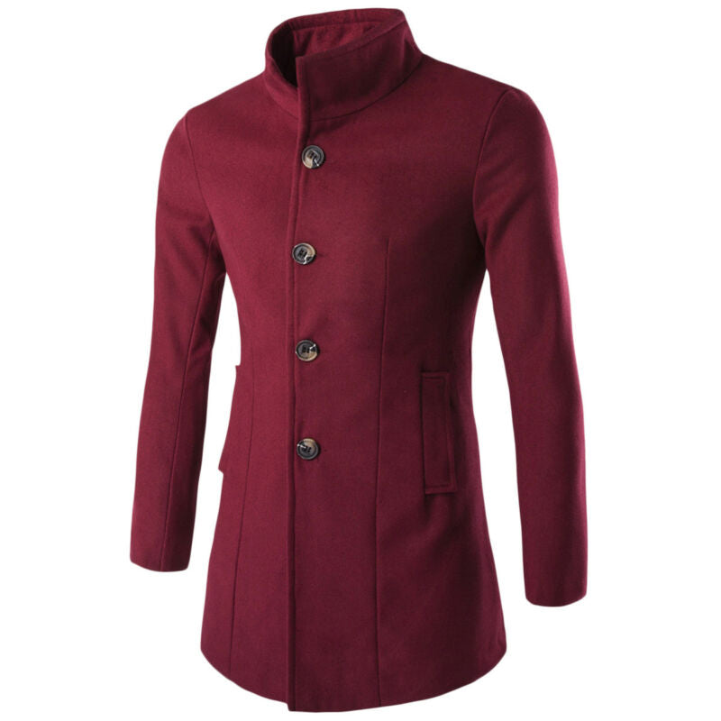 Høy kvalitet burgunder trenchcoat for menn. Varmt og elegant ytterplagg, ideell vinterjakke for herre.