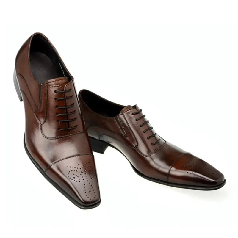 Lys brune herre Oxford sko med lisser, en klassisk britisk stil for vår, høst og casual hverdagsbruk.