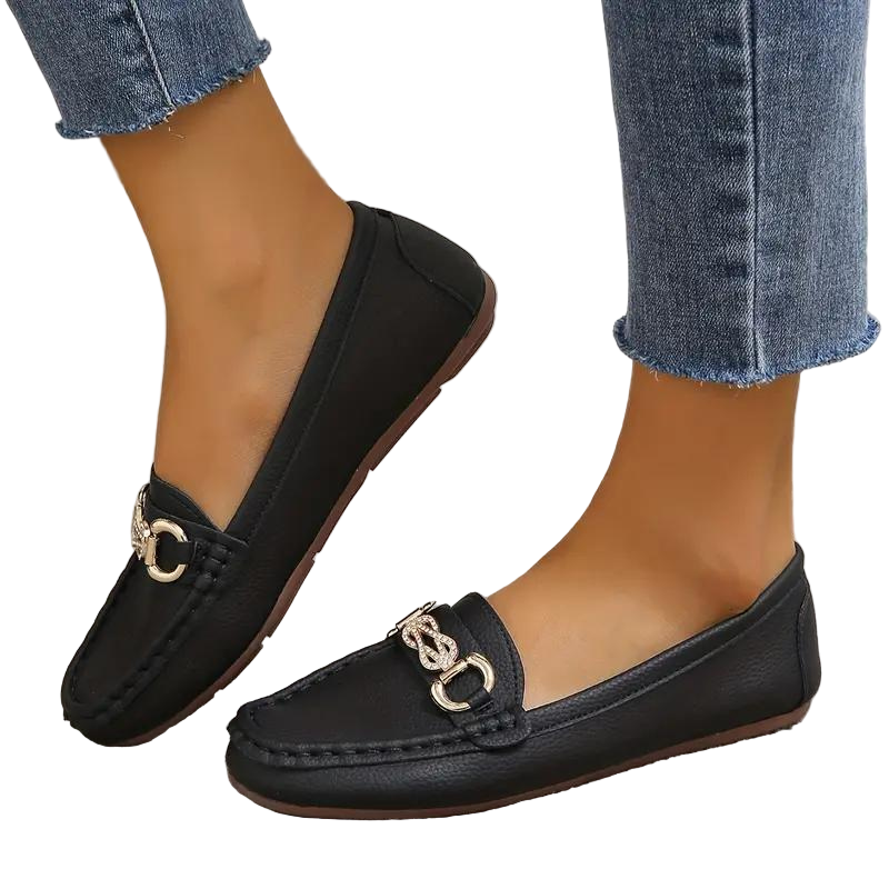 Klassiske dame loafers i tidløst design. Komfortable slip-on hverdagssko for en elegant stil.
