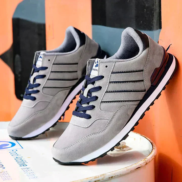 Robust herresneaker med klassisk design, ideell for hverdagsbruk. Komfortabel fritidssko i normal passform.