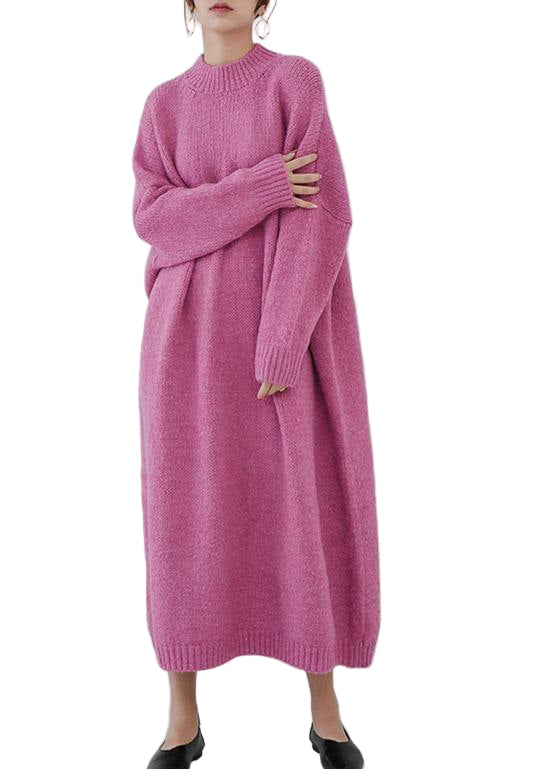 Komfortabel rose plus size dame strikkegenser med o-hals, perfekt for hverdag og høst/vinter. Allsidig stil.