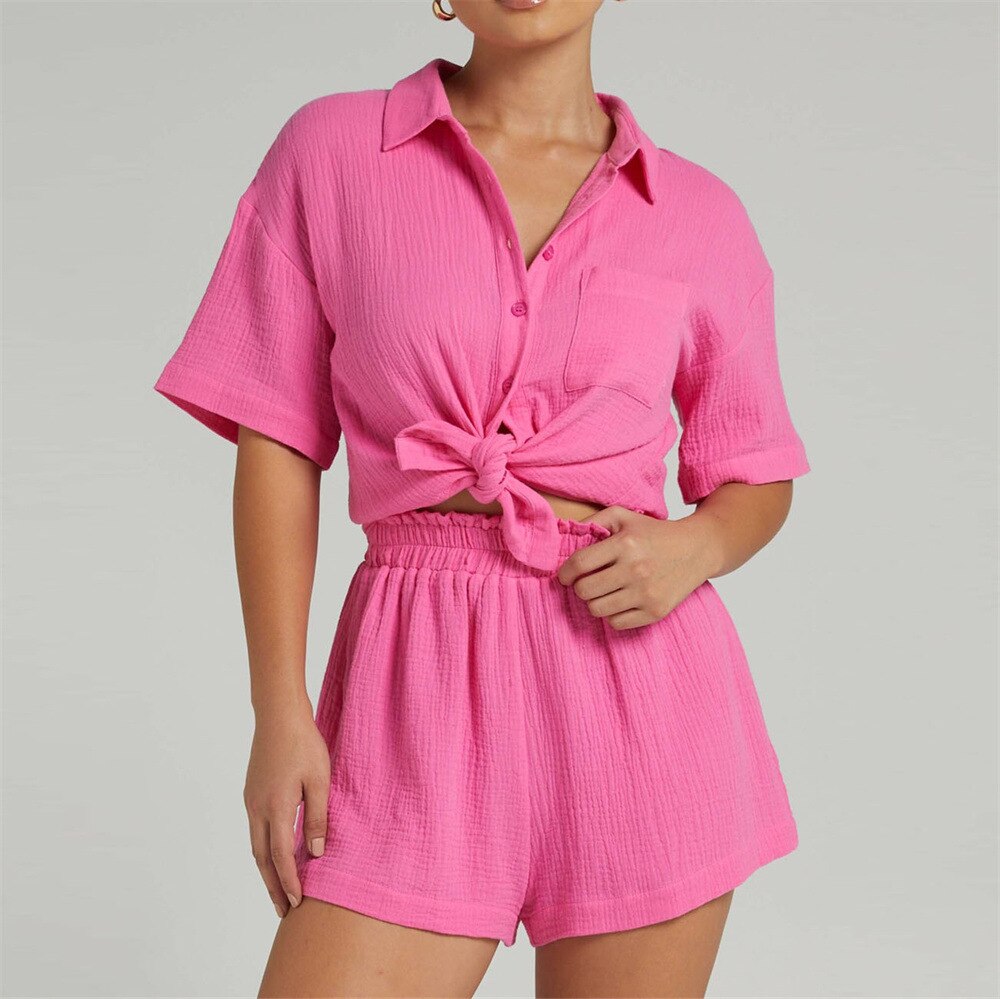 Moderne kvinners strikkesett for avslapning. Komfortabelt 2-delt loungewear med mykt stoff for fritid.