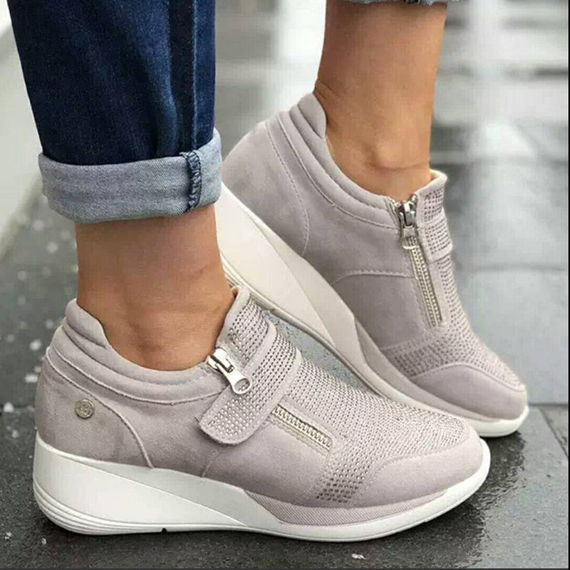 Trendy damesneakers med glidelås, en moteriktig og komfortabel løsning for kvinner.