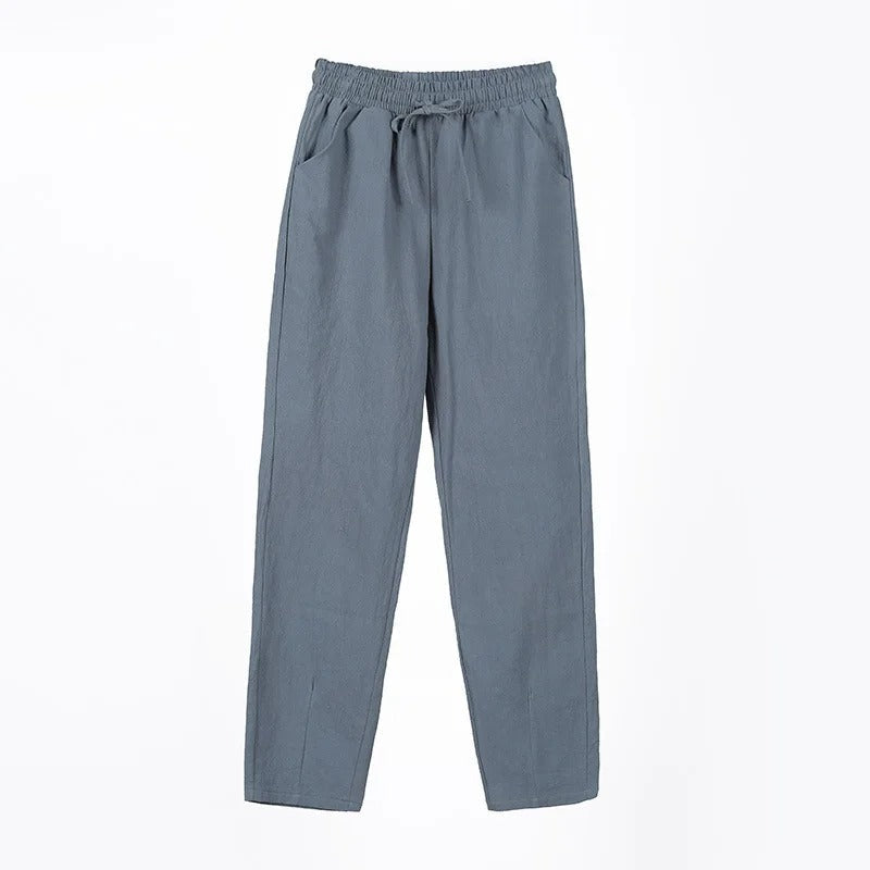 Myke damebukser med elastisk midje, designet for optimal komfort og en casual look.