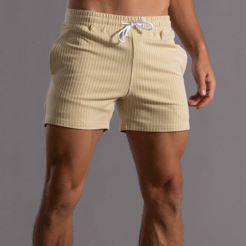 Sommershorts for menn i frisk farge, utmerket for strand og urbane eventyr. Trendy herremote.