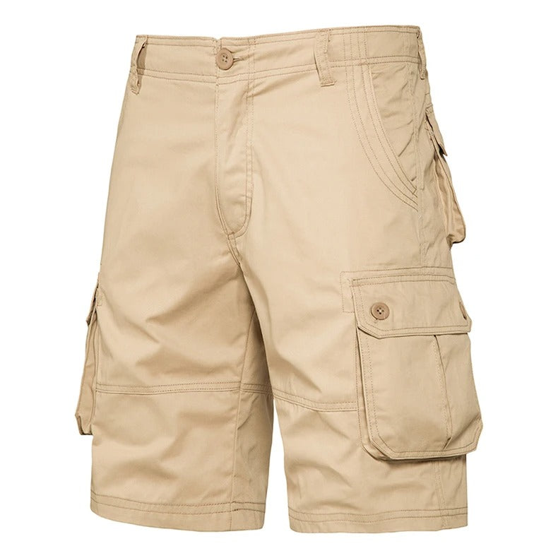 Sommerlige herreshorts i lett stoff, med praktiske lommer for varme dager.