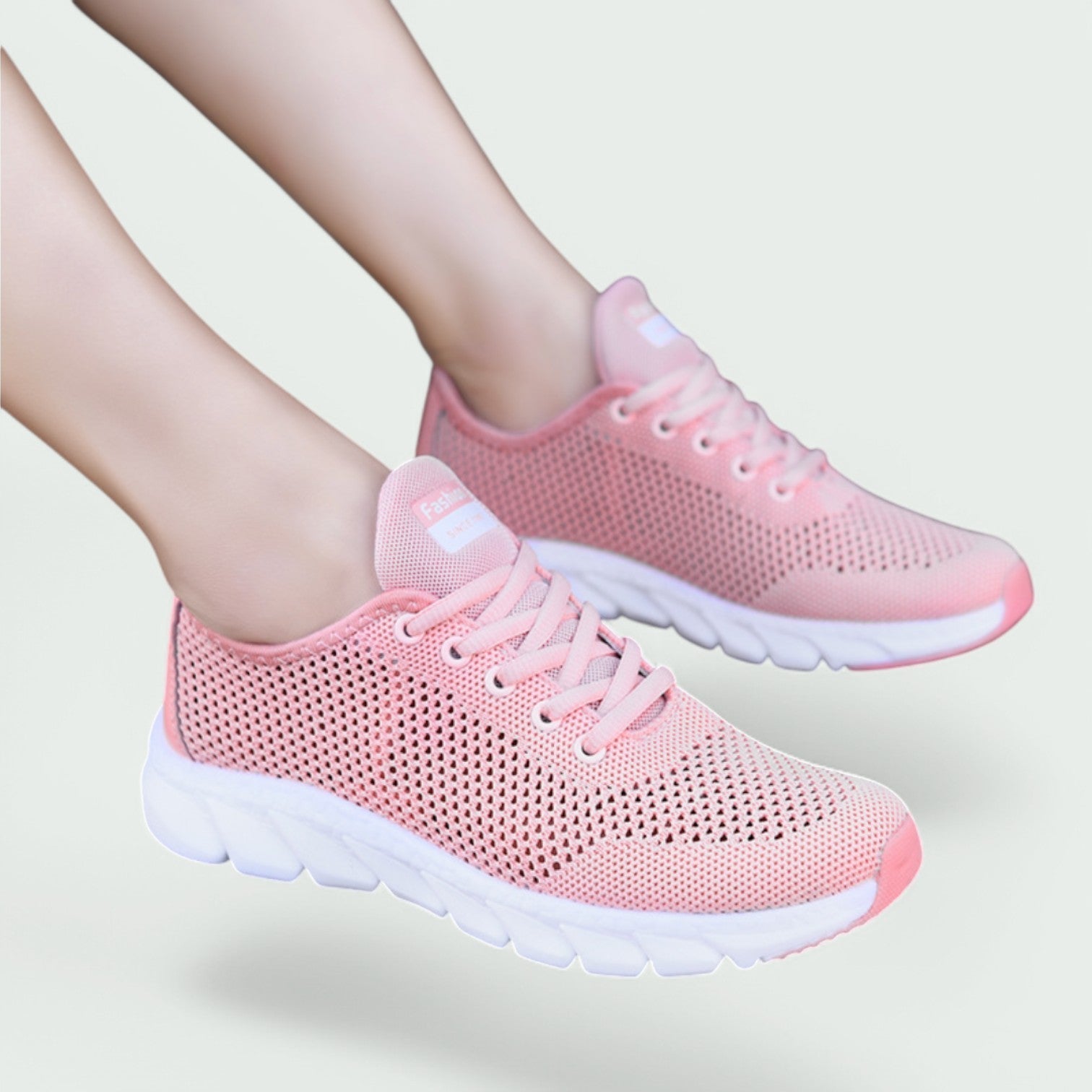 Komfortable damesneakers med sporty utseende, perfekt for aktive dager med optimal demping.