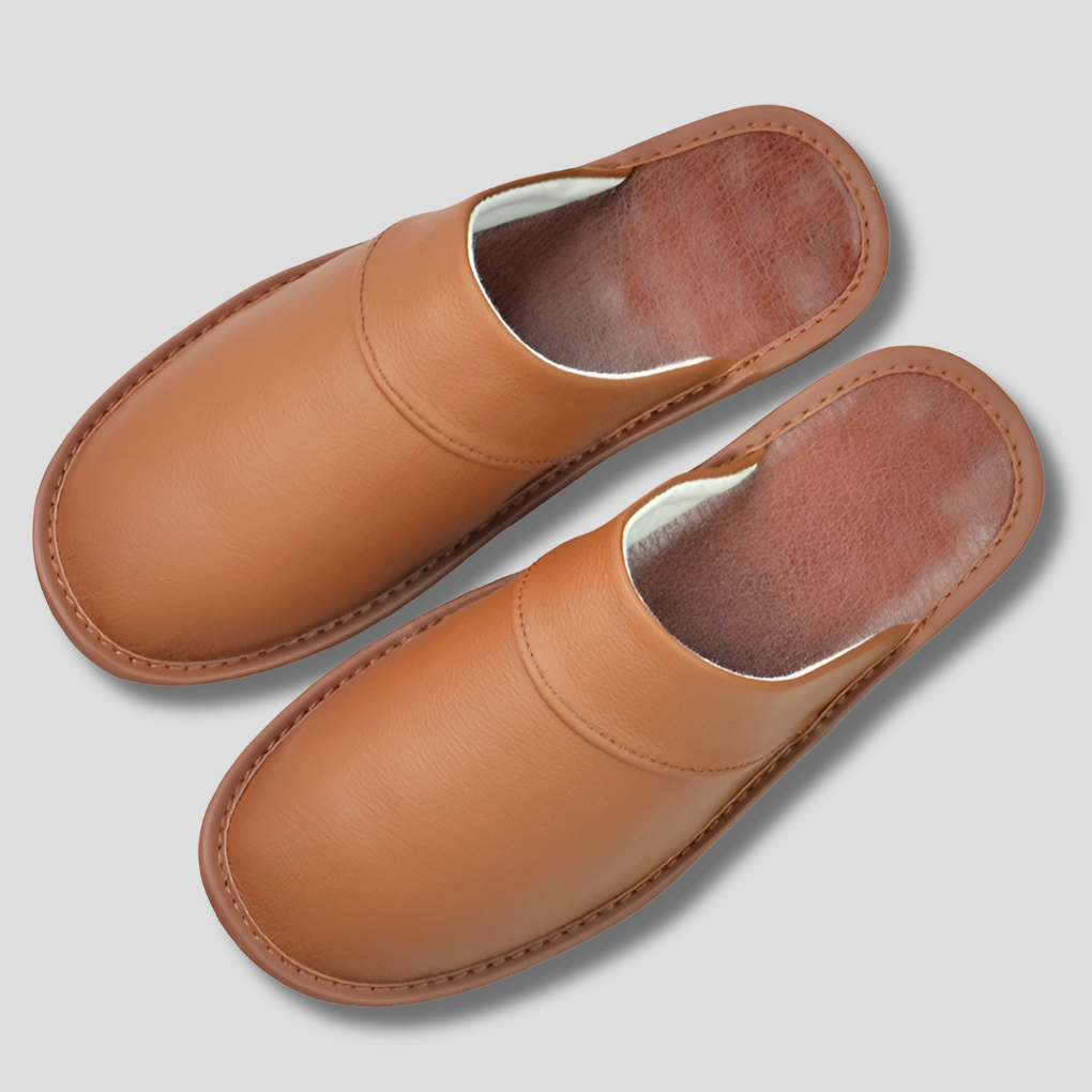 Stilrene slip-on herresandaler: Moderne tøfler til menn, komfortable for avslapning hjemme og som innesko.