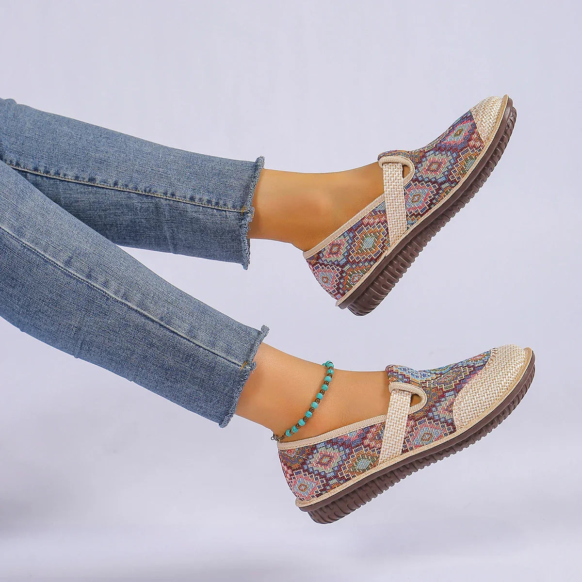 Stilige slip-on herresko i lett, pustende materiale, perfekt for vår/sommer.