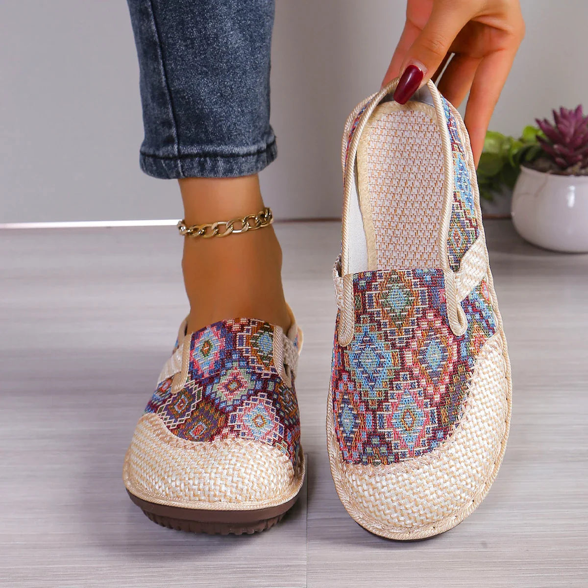 Allsidige slip-on herresko, perfekte for hverdagsbruk, fritid og sommeraktiviteter.