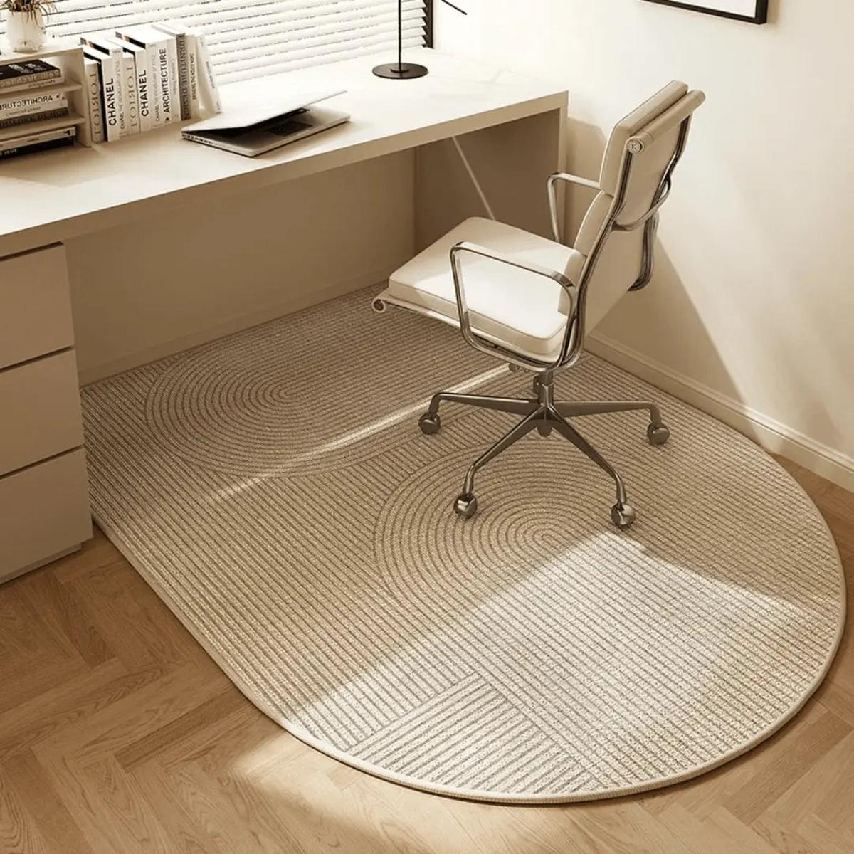 Ergonomisk gulvmatte for kontorstoler; reduserer gulvslitasje og gir jevn rulling for optimal arbeidsplass.