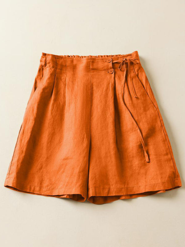 Kvinne baggy strandshorts, perfekt for sommerdager. Avslappet passform dameshorts for fritid og strandliv.