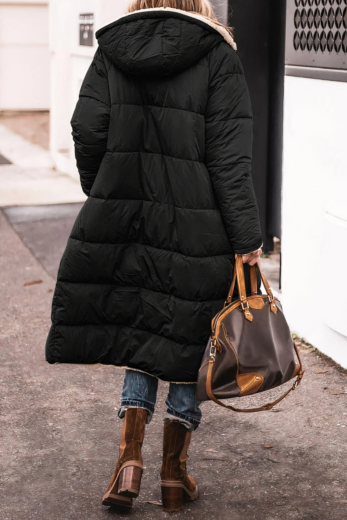 Dobbelsidig dame parkas, elegant vinterjakke med hette. Lang, varm og allsidig for kaldt vær.