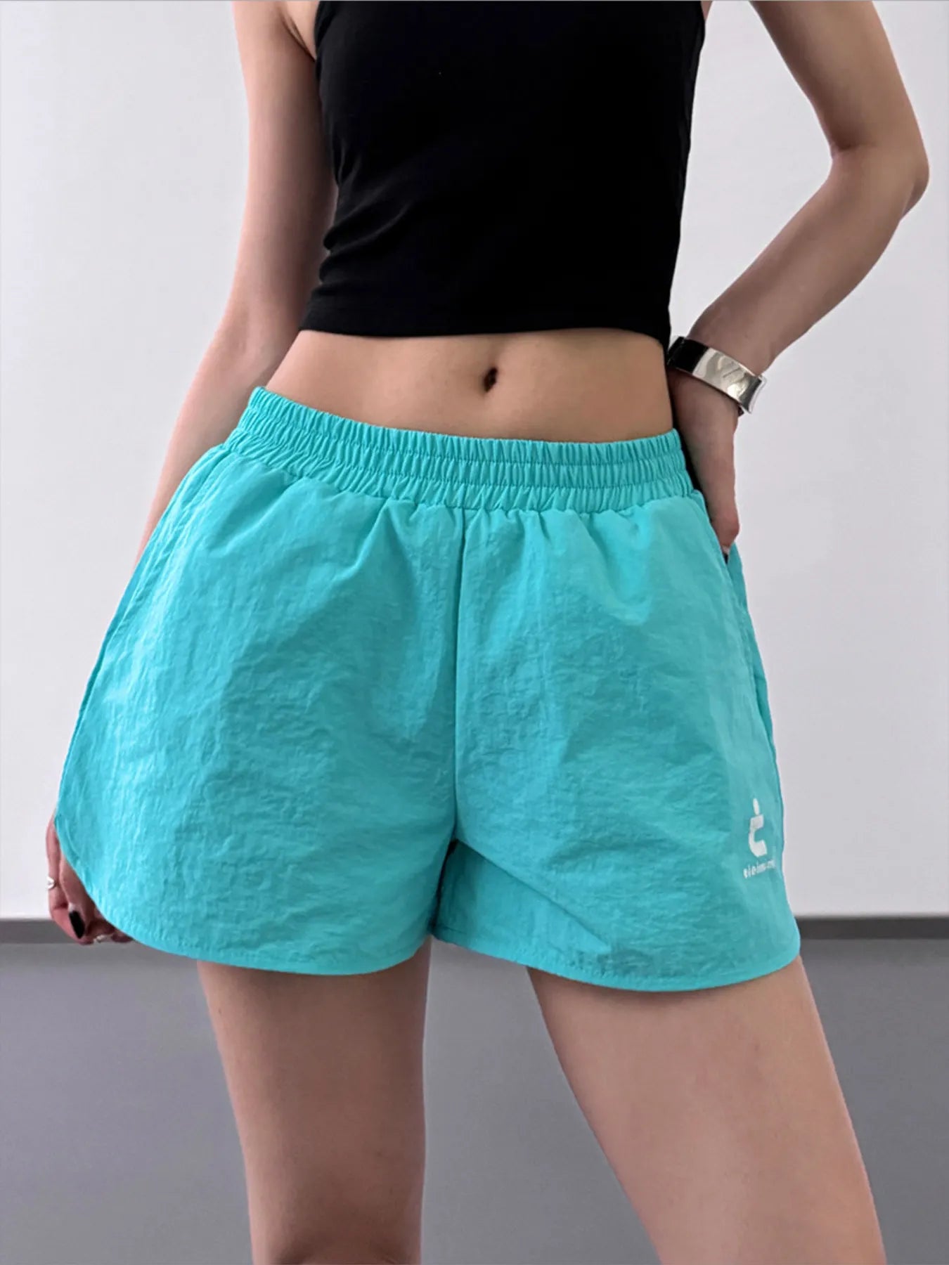 Allsidige kvinne shorts med elastisk midje, perfekt for ferie, strand og hverdagsbruk.