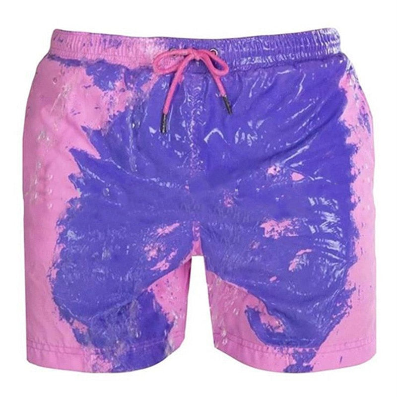 Trendy svømmeshorts for kvinner, fargeskiftende i vann. Ideelle til strandmote.