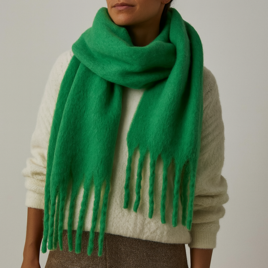 Stort, langt oversized skjerf til kvinner. Trendy og varmt for vintermote.