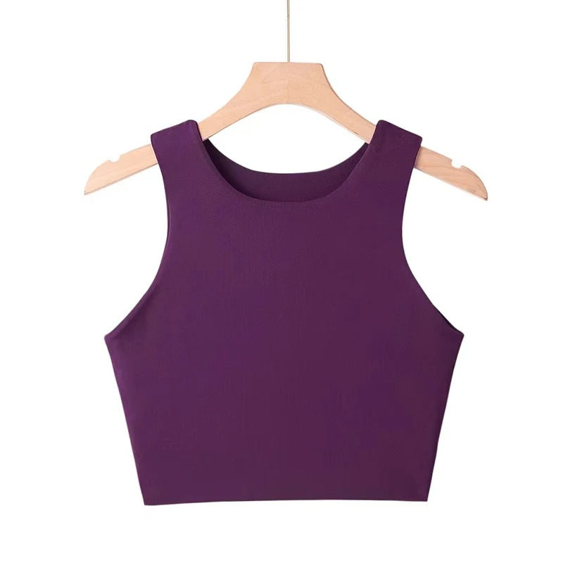 Ermeløs slim fit tanktopp for kvinner, komfortabel og stilfull for hverdag og sommerbruk.