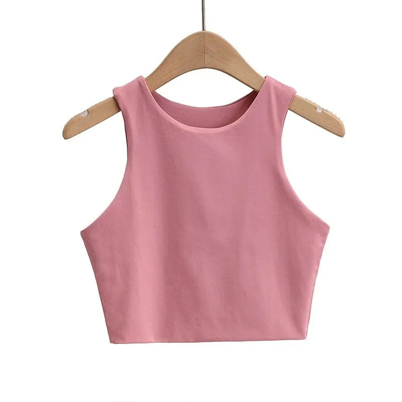 Klassisk o-hals tanktopp i slim fit for kvinner, et must-have basisplagg til sommerantrekket.