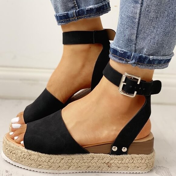 Stilige damesko: Espadrillesandaler med plattform og ankelstropp for sommerlook.