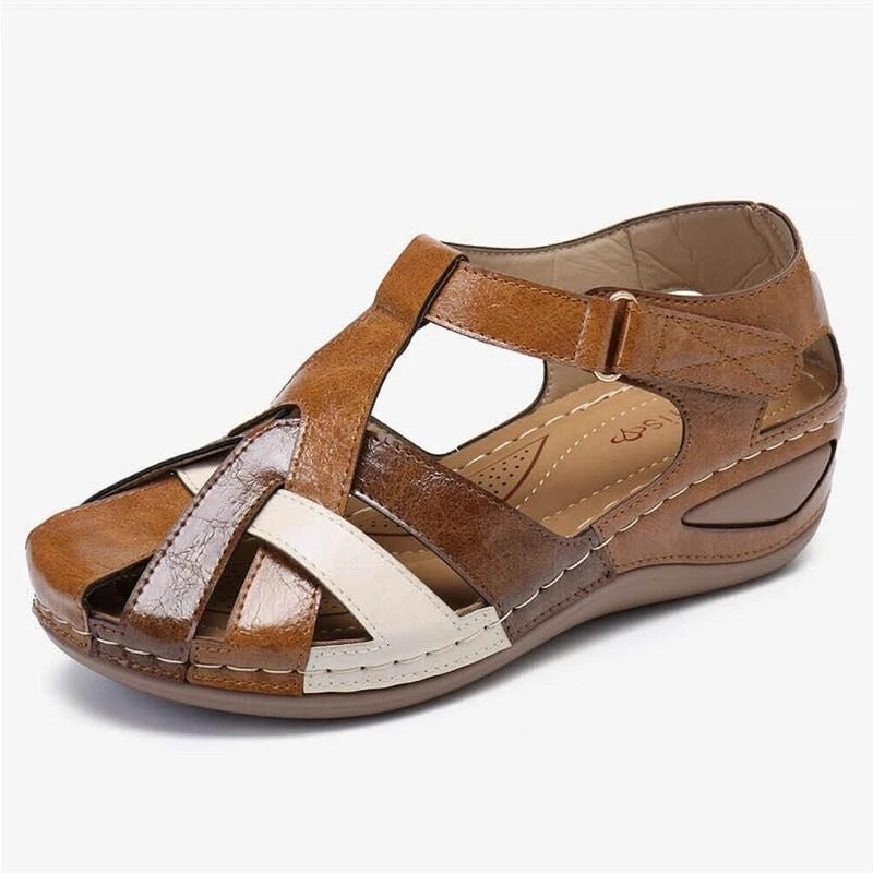 Kvinner vanntette slip-on sommersandaler i stilrent design. Perfekt for strand, basseng og sommerens fritidsaktiviteter.