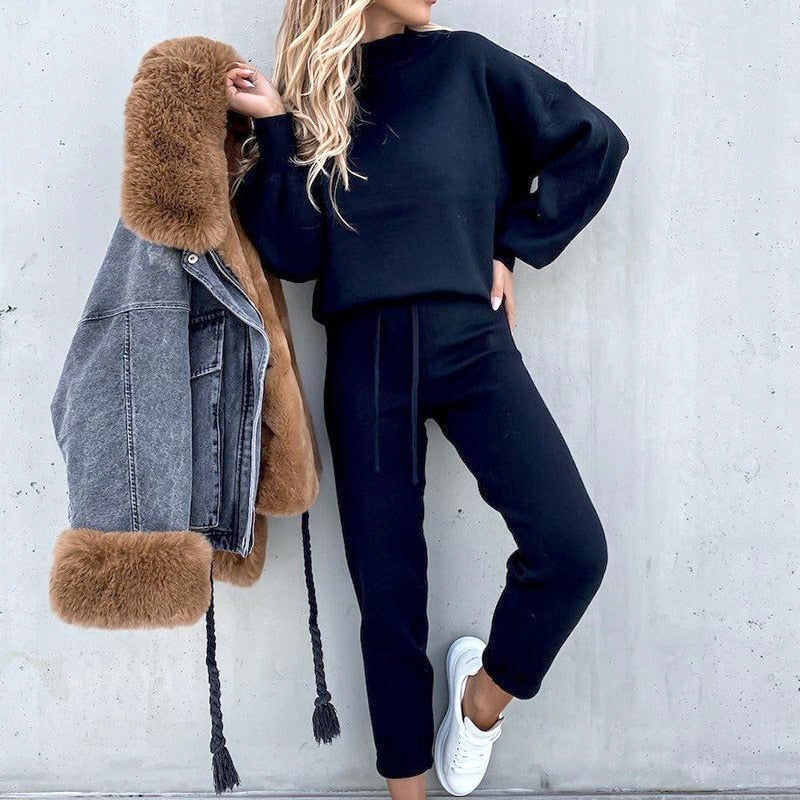 Allsidig kvinne 2-delt loungewear sett, perfekt for hjemmekos eller uformelle fritidsaktiviteter, med ballongermer.