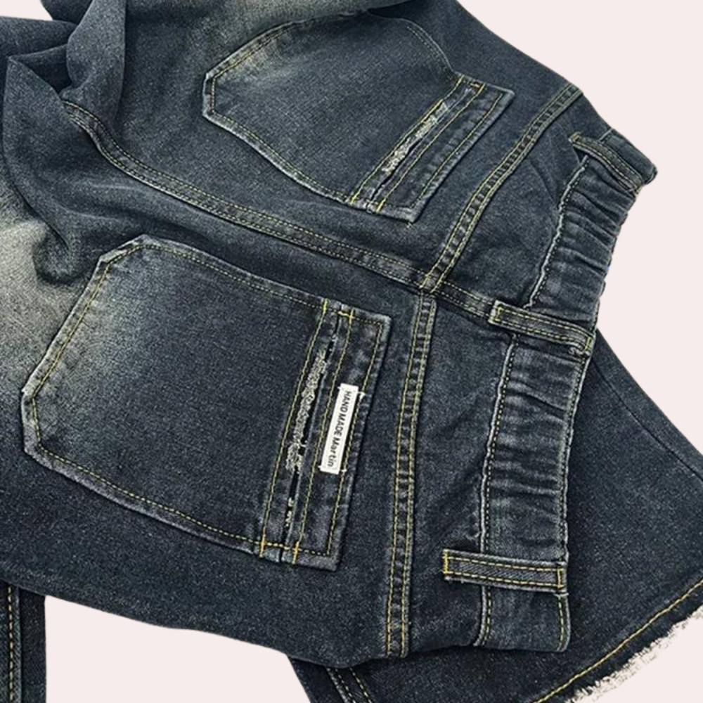 Allsidige baggy kvinnejeans med justerbar midje, egnet for både hverdagsbruk og en moderne, avslappet look.