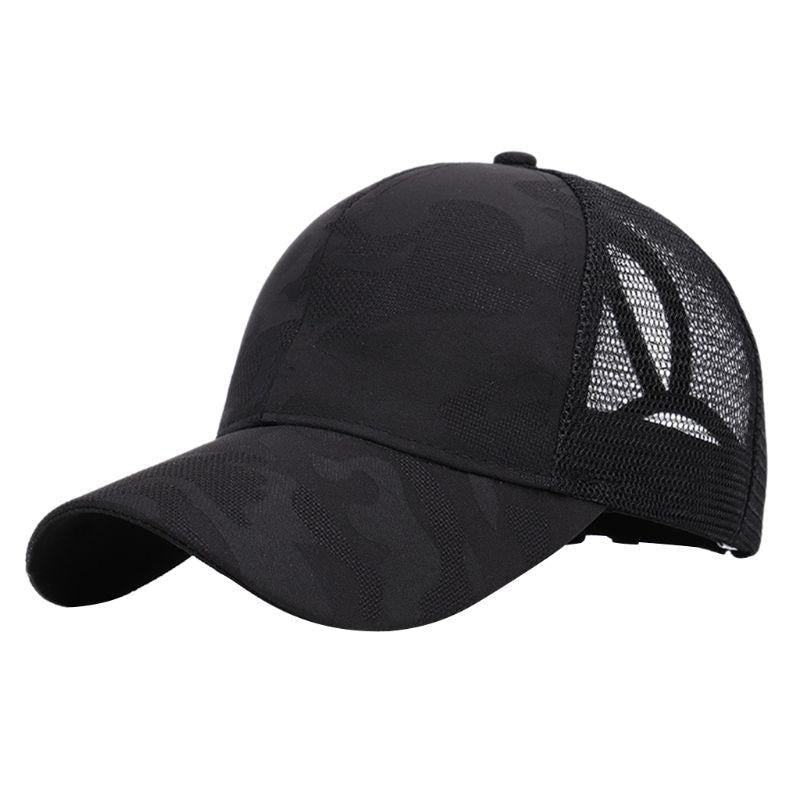 Perfekt damecap for turer og sport, med kabelhull for hestehale og justerbar solbeskyttelse.