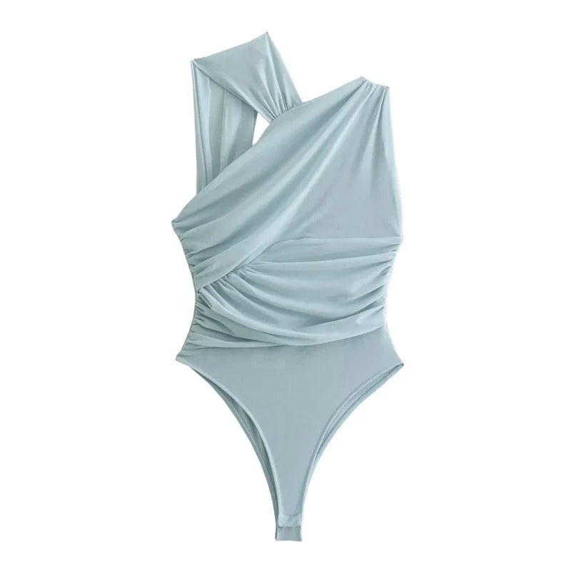Rosa gjennomsiktig topp med bare skuldre. Trendy sommerlig festtopp for motebevisste kvinner.