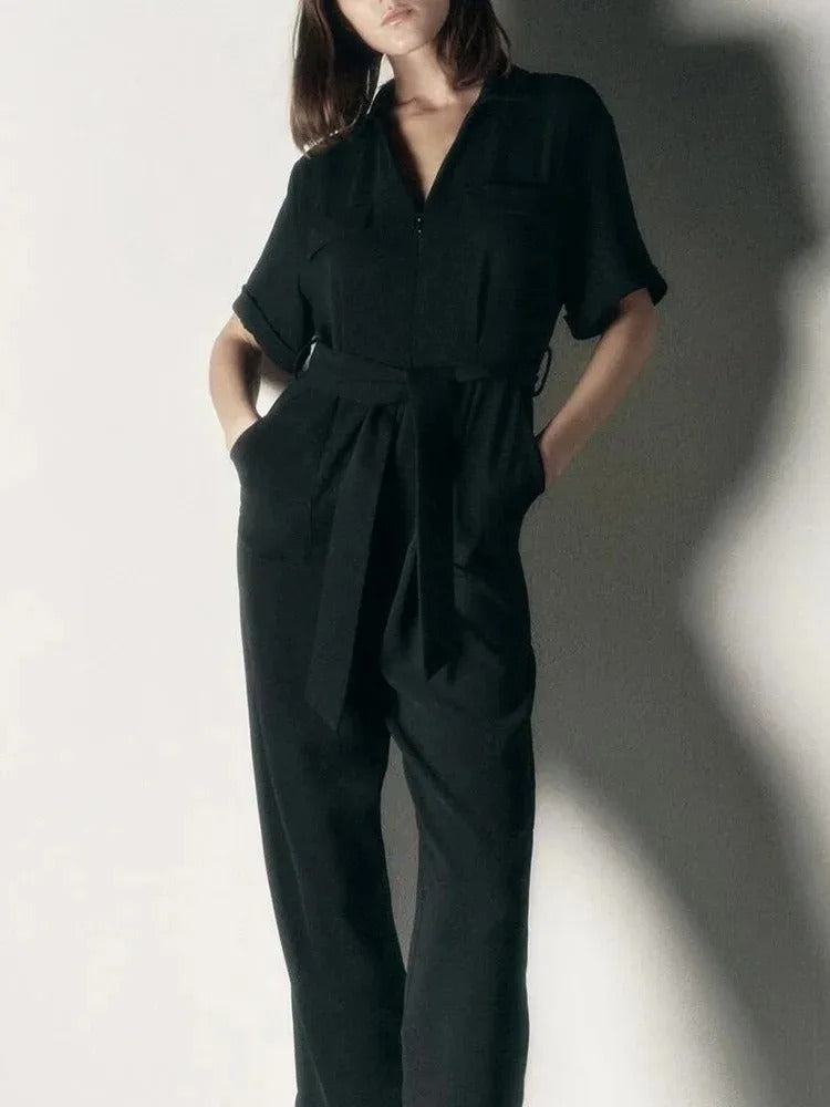 Stilfull kvinners kortermet jumpsuit, komfortabel for vår, sommer og uformelle sammenkomster, vintage-inspirert.