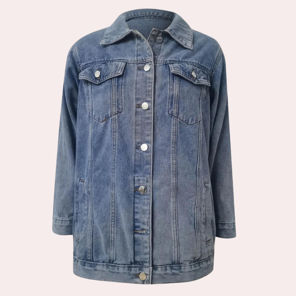 Damejakke, oversize retrostil. Komfortabelt yttertøy i denim med unike detaljer. Vårjakke, høstjakke.