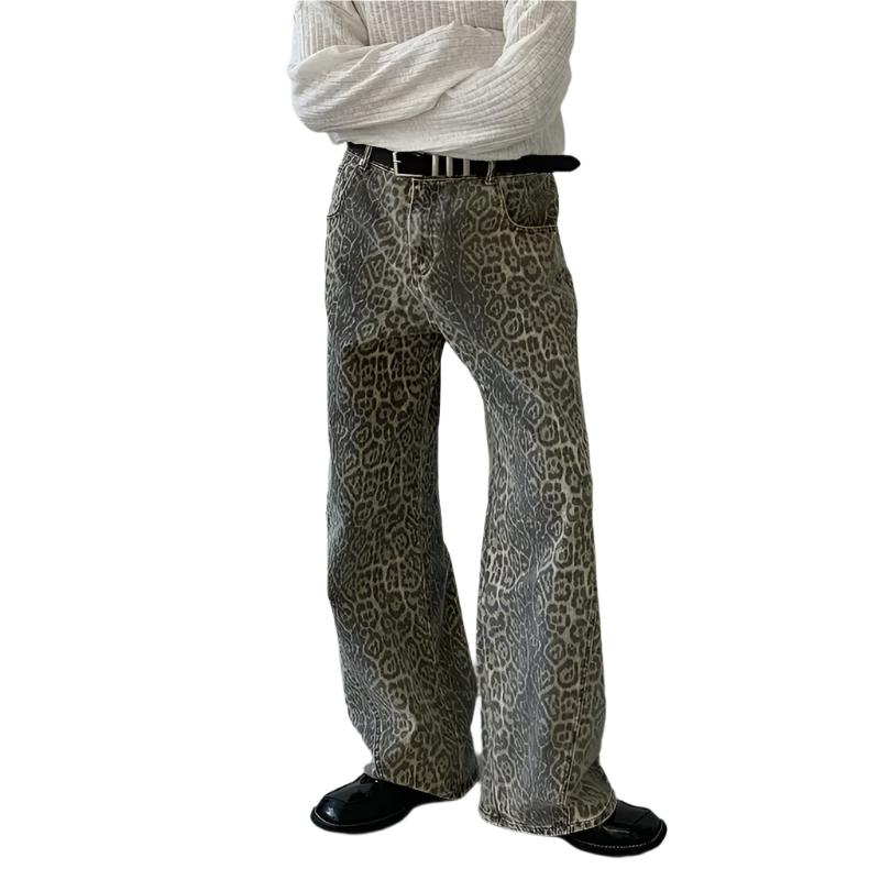 Leopardbukse for dame med høy midje, trendy og komfortabel for fritid og streetwear.
