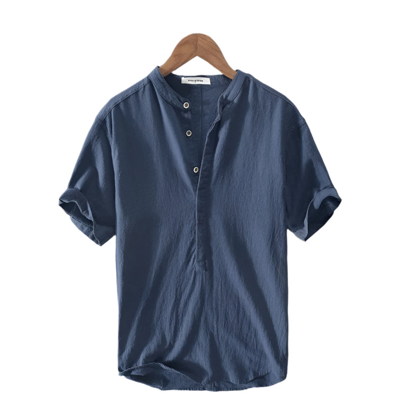 Lett herreskjorte i linblanding for sommer. Pustende og avslappet stil, perfekt for casual hverdagsbruk.
