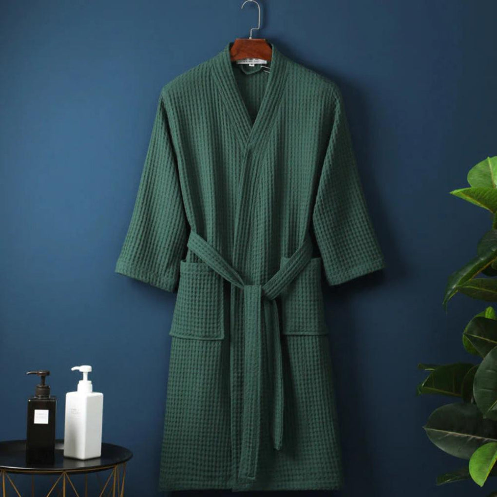 Stilren bomullskåpe med vaffelstruktur. Unisex, lettvekt frotté badekåpe for hverdag og reise.