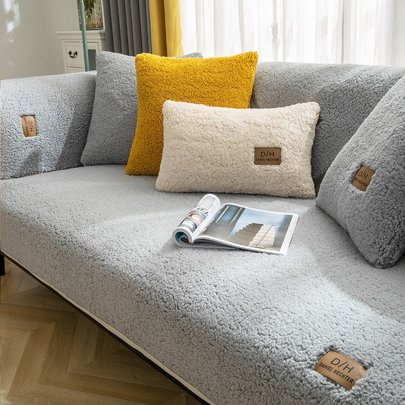 Komfortabelt sofatrekk med antiskli-bakside, perfekt for å beskytte sofaen og fornye hjemmeinnredningen.