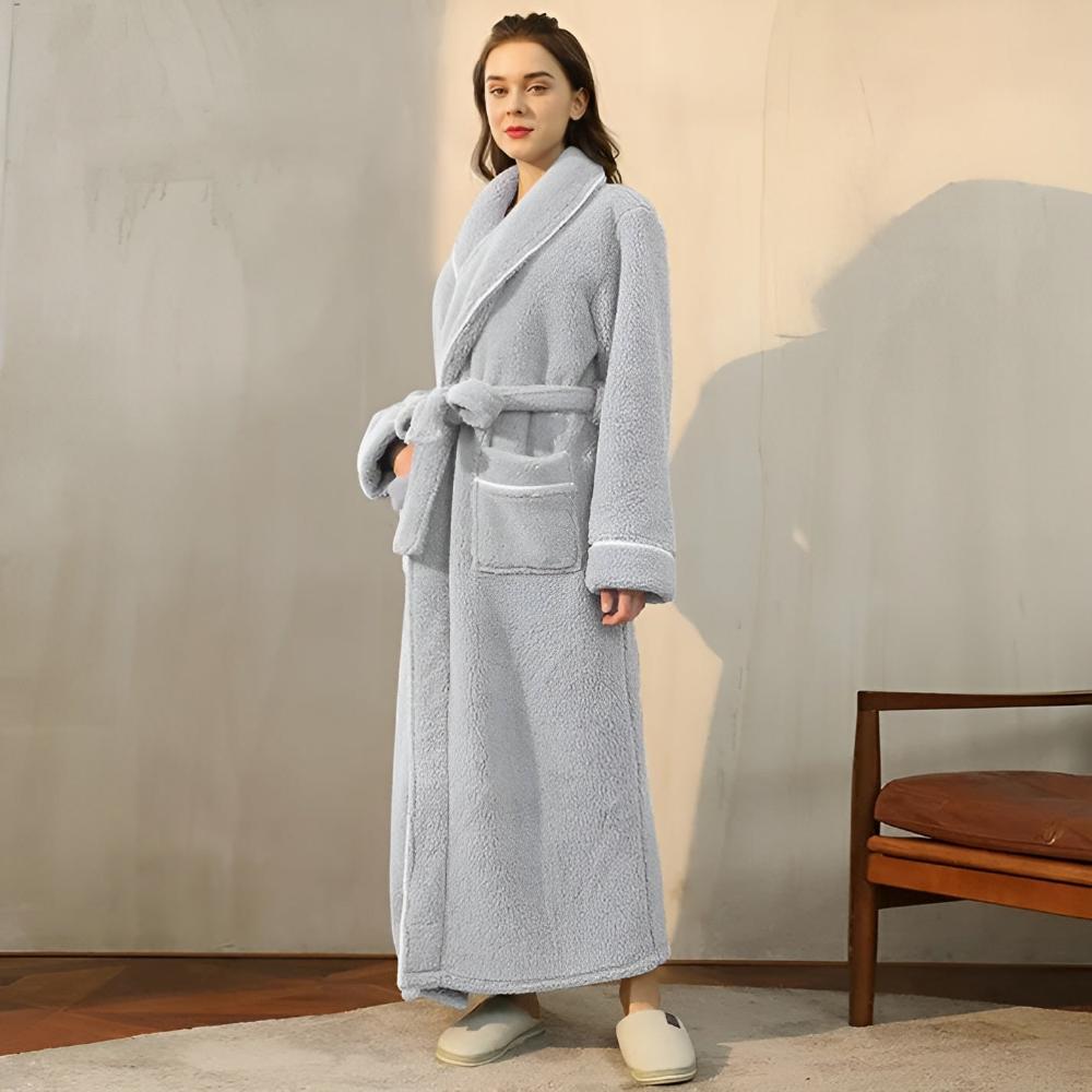 Luksuriøs unisex badekåpe i førsteklasses korallfleece, designet for varme og uovertruffen mykhet.