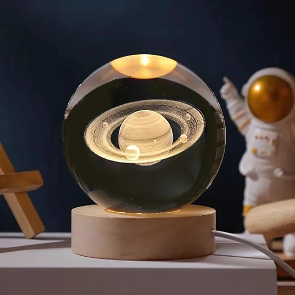Glødende 3D krystallkulelampe med LED-lys. Skaper vakker og stemningsfull atmosfære. Perfekt interiørdekorasjon.