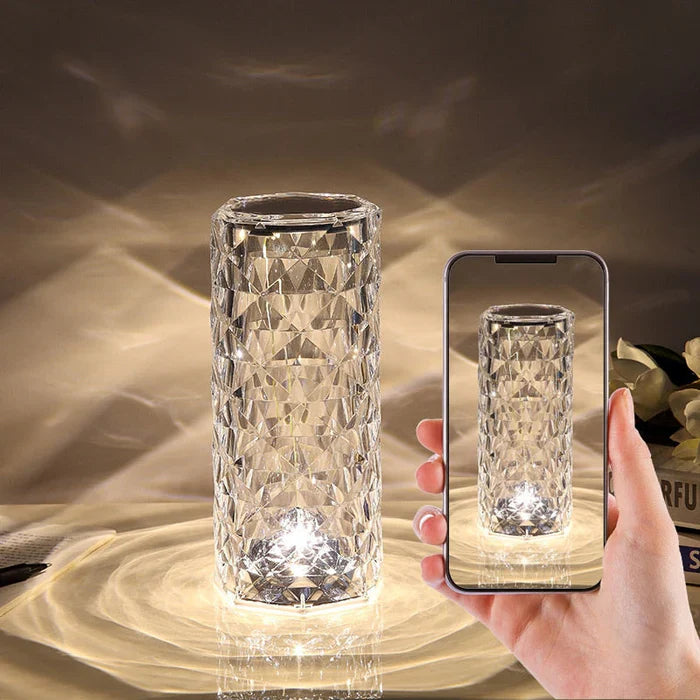 Energieffektiv LED lampe, fargejusterbar med fjernkontroll. Moderne stemningslys for hjemmet og innendørsbelysning.
