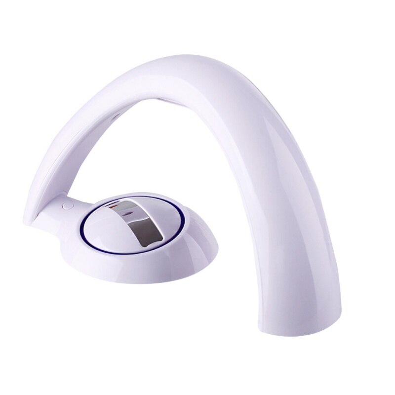 Magisk regnbue projektorlampe skaper fargerik stemning på barnerommet. LED nattlys.