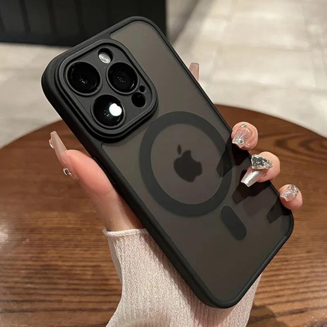Magnetisk støtsikkert deksel for iPhone 12, 13, 14, 15; matt finish og god mobilbeskyttelse.