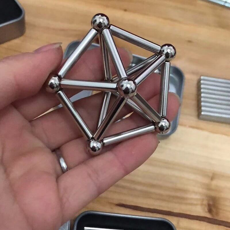 Magnetiske Byggepinner og Kuler - Kreativ Moro for Alle Aldre
