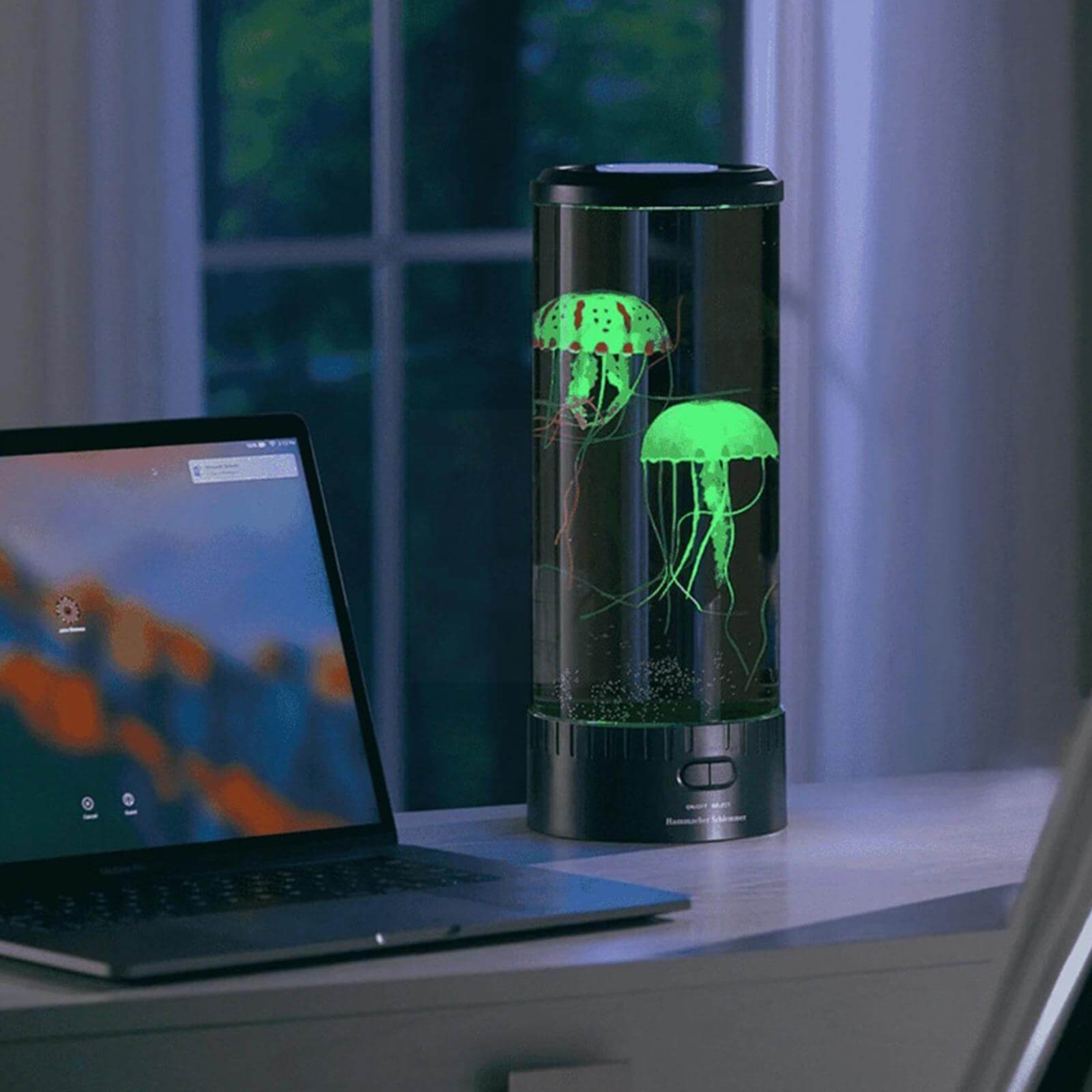LED-nattlampe med realistisk manetdesign. Et flott barnelys som gir varmt og beroligende ledlys til soverommet.