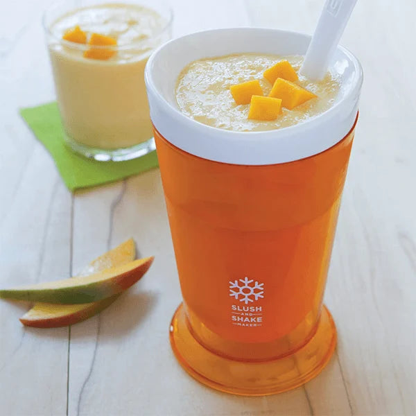Maskin for å lage frossen slush og milkshake hjemme. Raskt og enkelt kjøkkenutstyr for sommerdrikker.