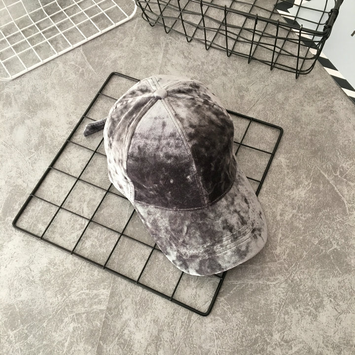 Komfortabel baseballcaps for menn, gir solbeskyttelse og et stilig hodeplagg for sport.