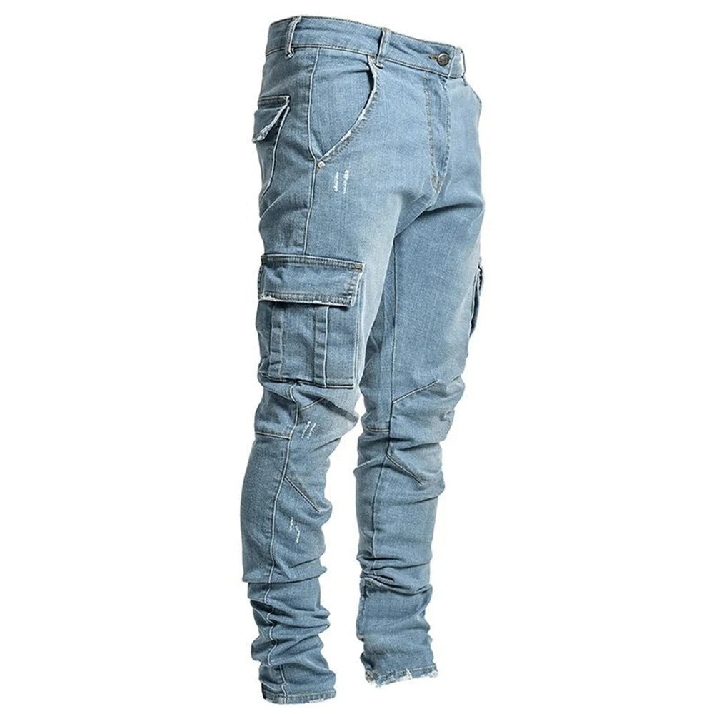 Menns elastiske cargobukser i blå denim. Komfortable jeans med flere praktiske lommer for hverdagsbruk.