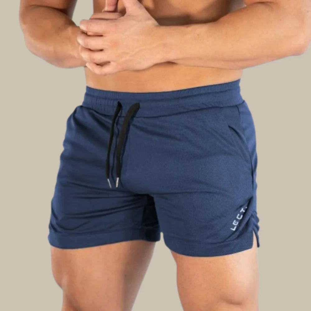 Stilige og sporty menns badeshorts for sommeren. Ideelle som strandshorts eller til svømming i bassenget.