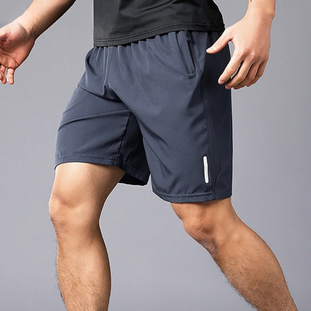 Ergonomisk menns sportsshorts, designet for fri bevegelse under trening. Optimal komfort.