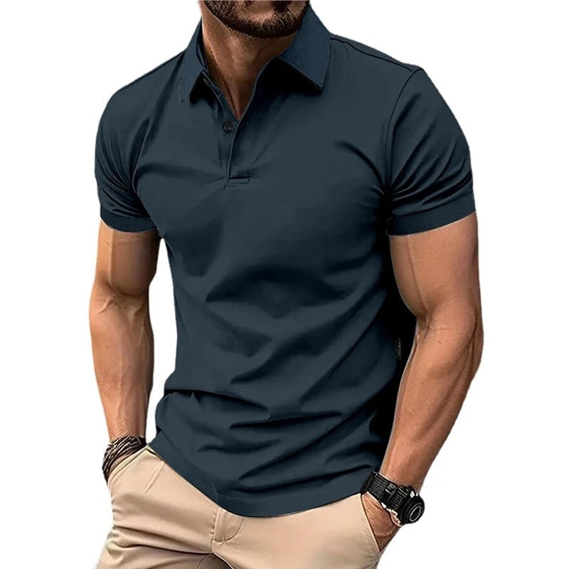 Allsidig herre poloskjorte, lett å style for både uformelle anledninger og hverdagsbruk.