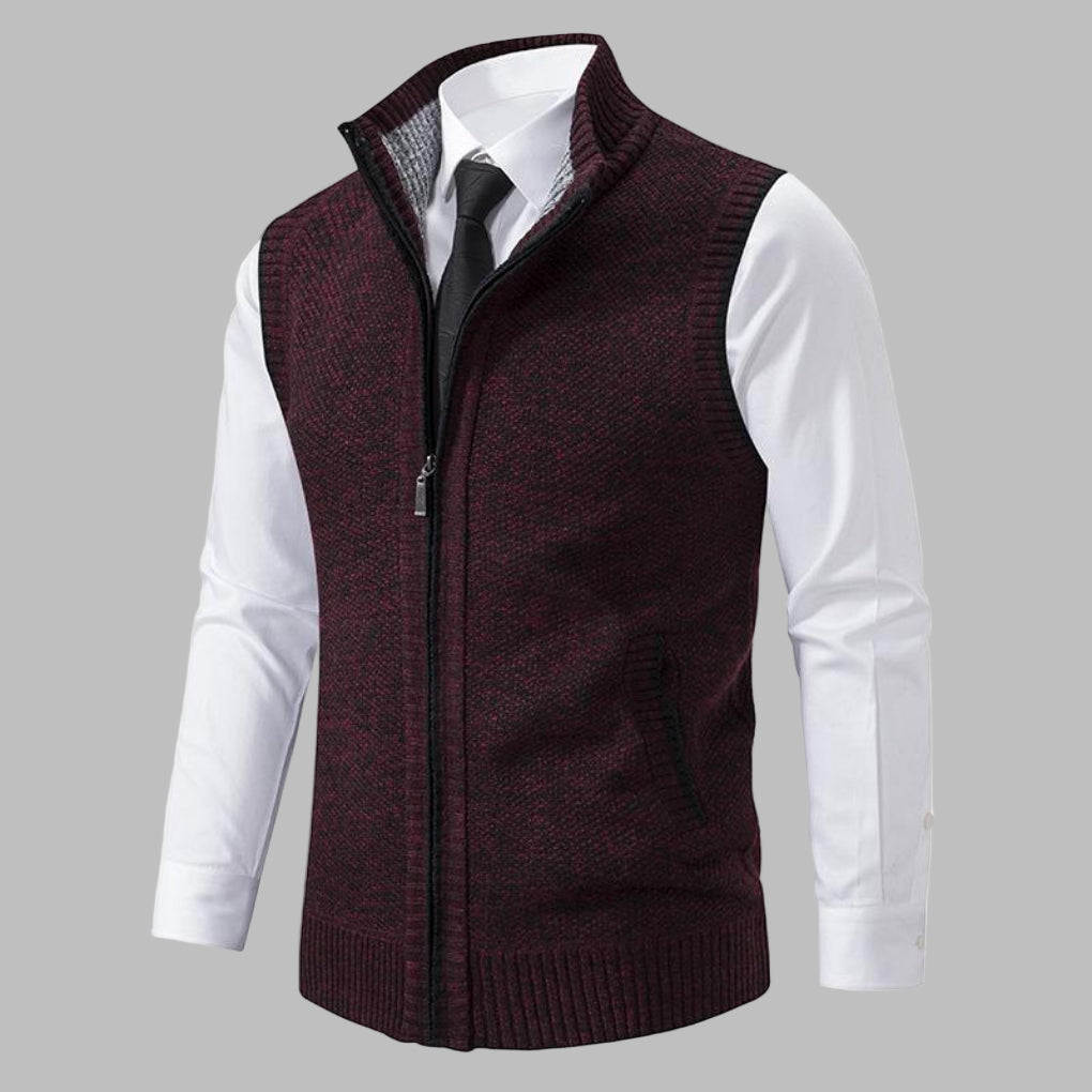 Behagelig og varm menns zip-up vest. Ideell som strikket lag-på-lag plagg i herremote for fritid.